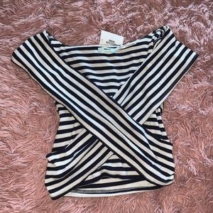 Urban outfitters top is NEW willing to negotiate